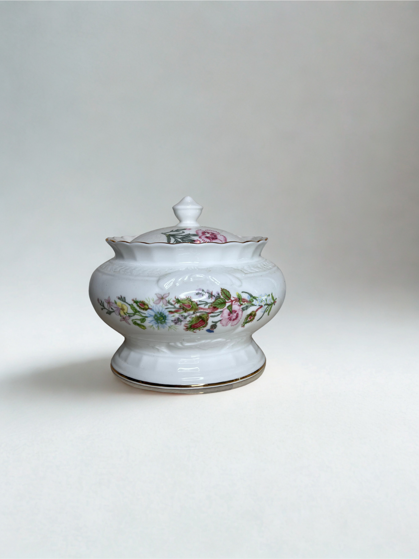 Vintage Aynsley Wild Tudor Fine Bone China Sugar Bowl with Lid – Made in England