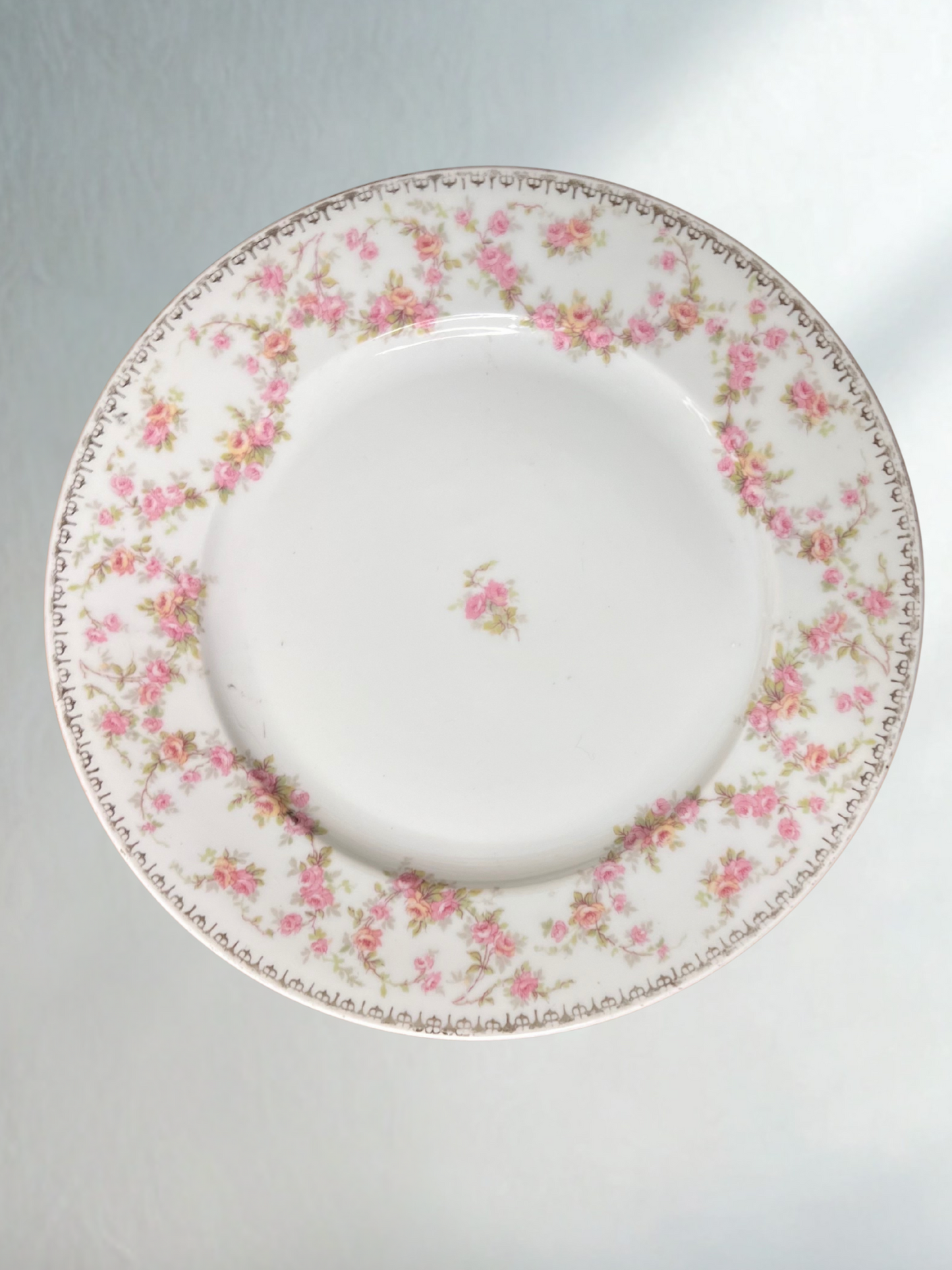 Vintage Plate with Pink Rose Garland – 8"