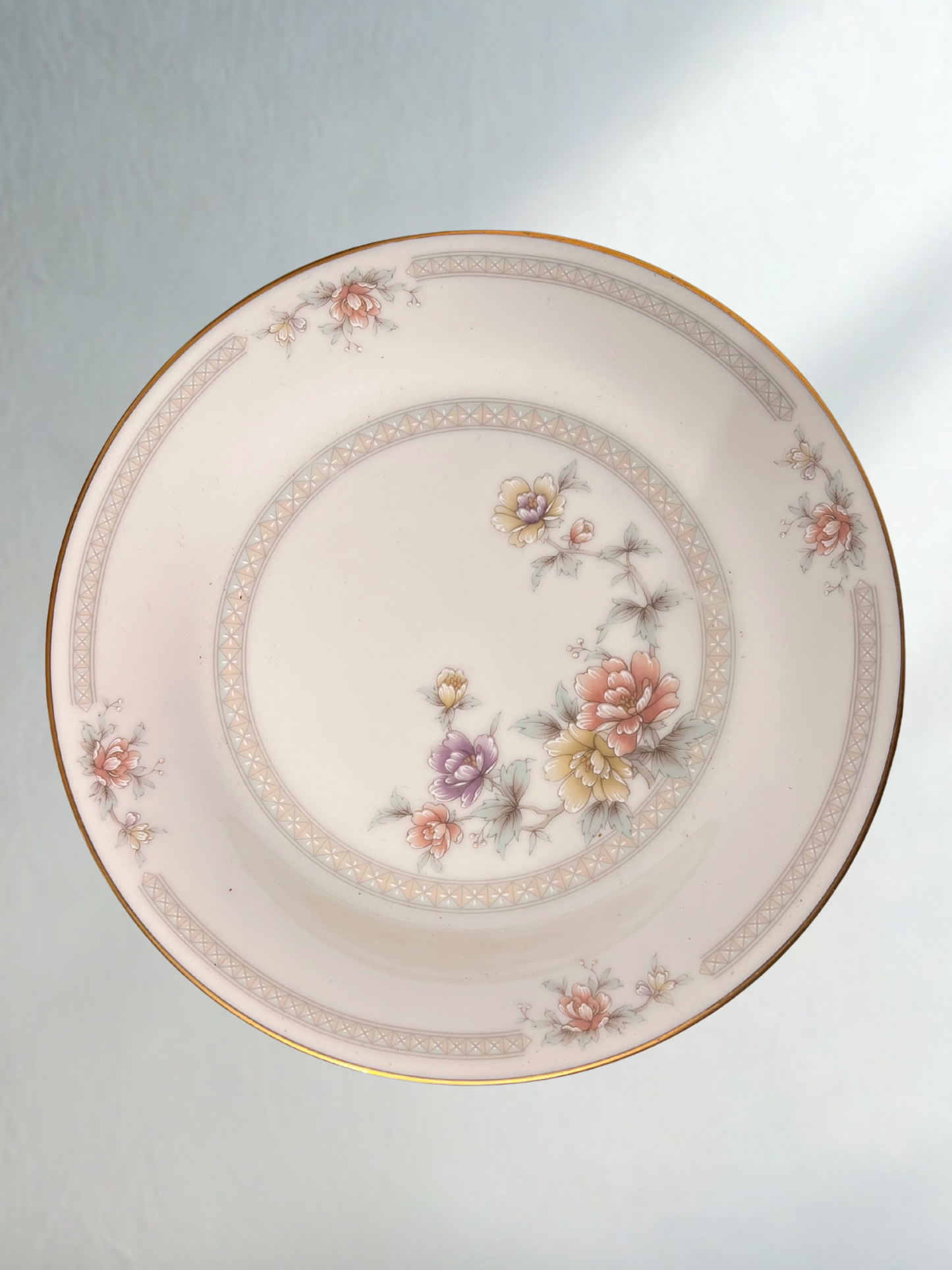 Vintage Pastel Floral Plate with Gold Rim – 8"