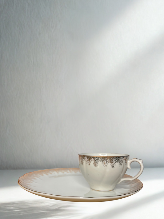 Vintage Porcelain Tea Cup & Saucer Set – Gold Filigree Trim (Set of 7)