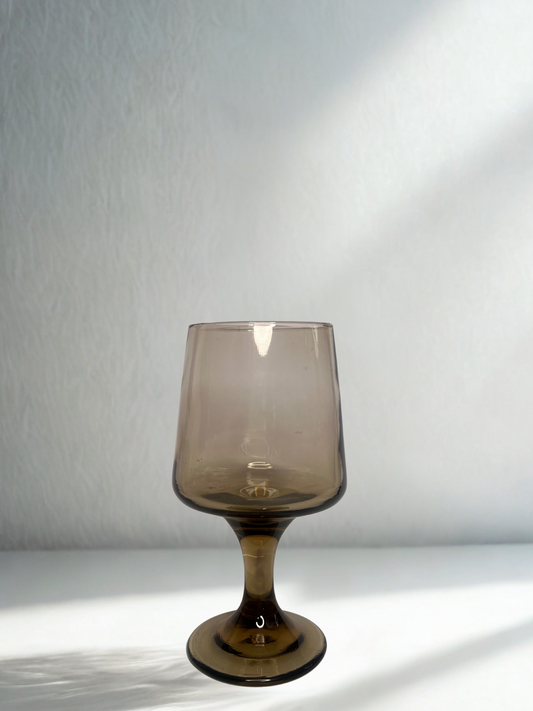 Smoky Brown Wide-Bowl Wine Glass